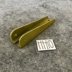 Piper PA-23 Center Flap Hinge P/N 17102-00