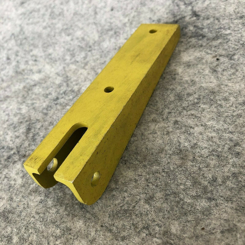 Piper PA-23 Center Flap Hinge P/N 17102-00