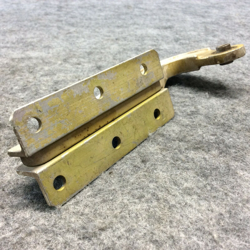 Piper Gear Door Hinge P/N 46652